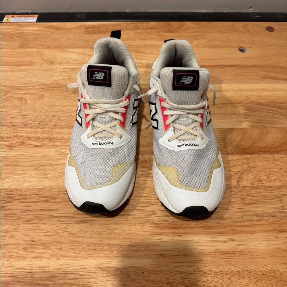 New Balance Womens White and Cream Sneakers GUC